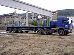 073.jpg